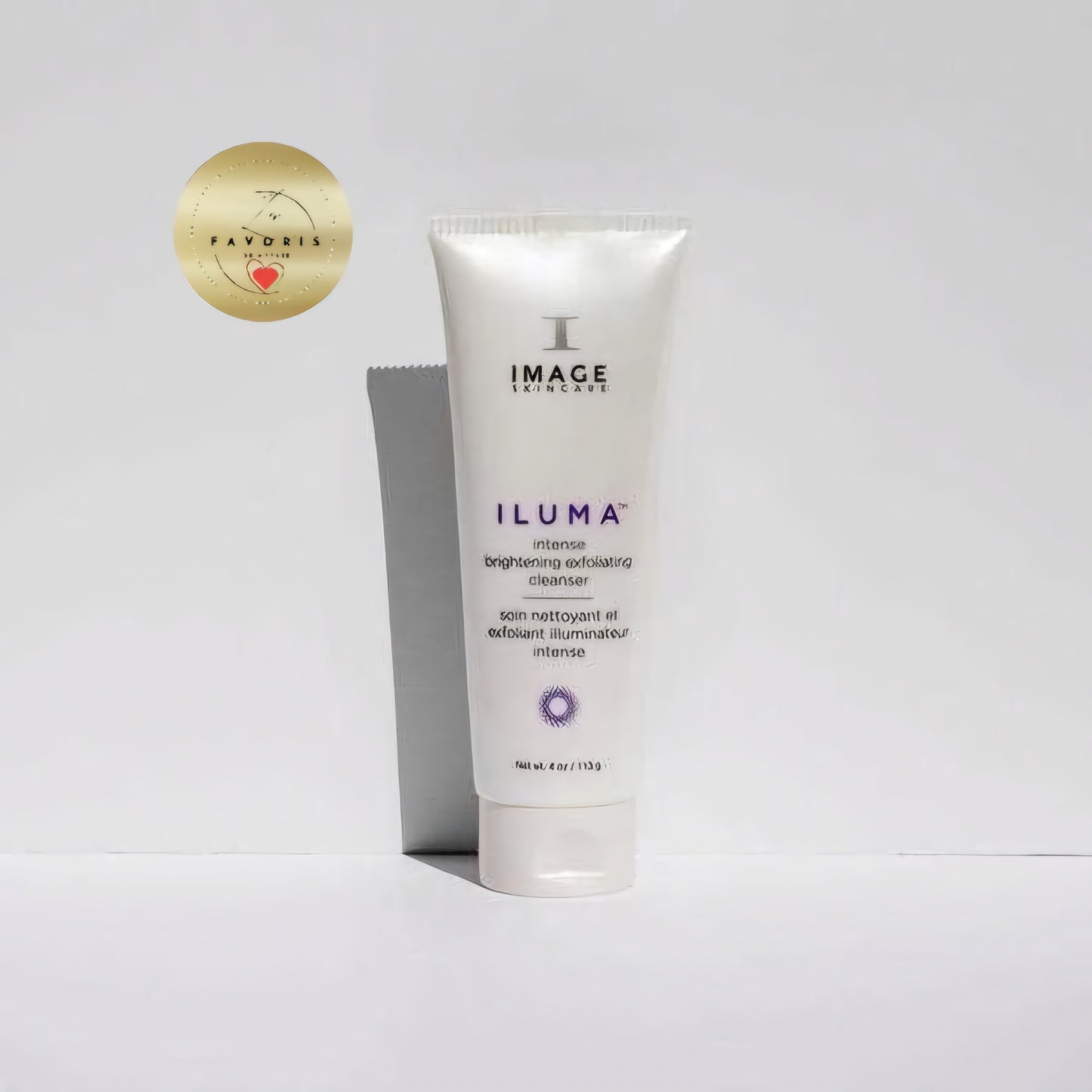 ILLUMA soin nettoyant et exfoliant illuminateur intense